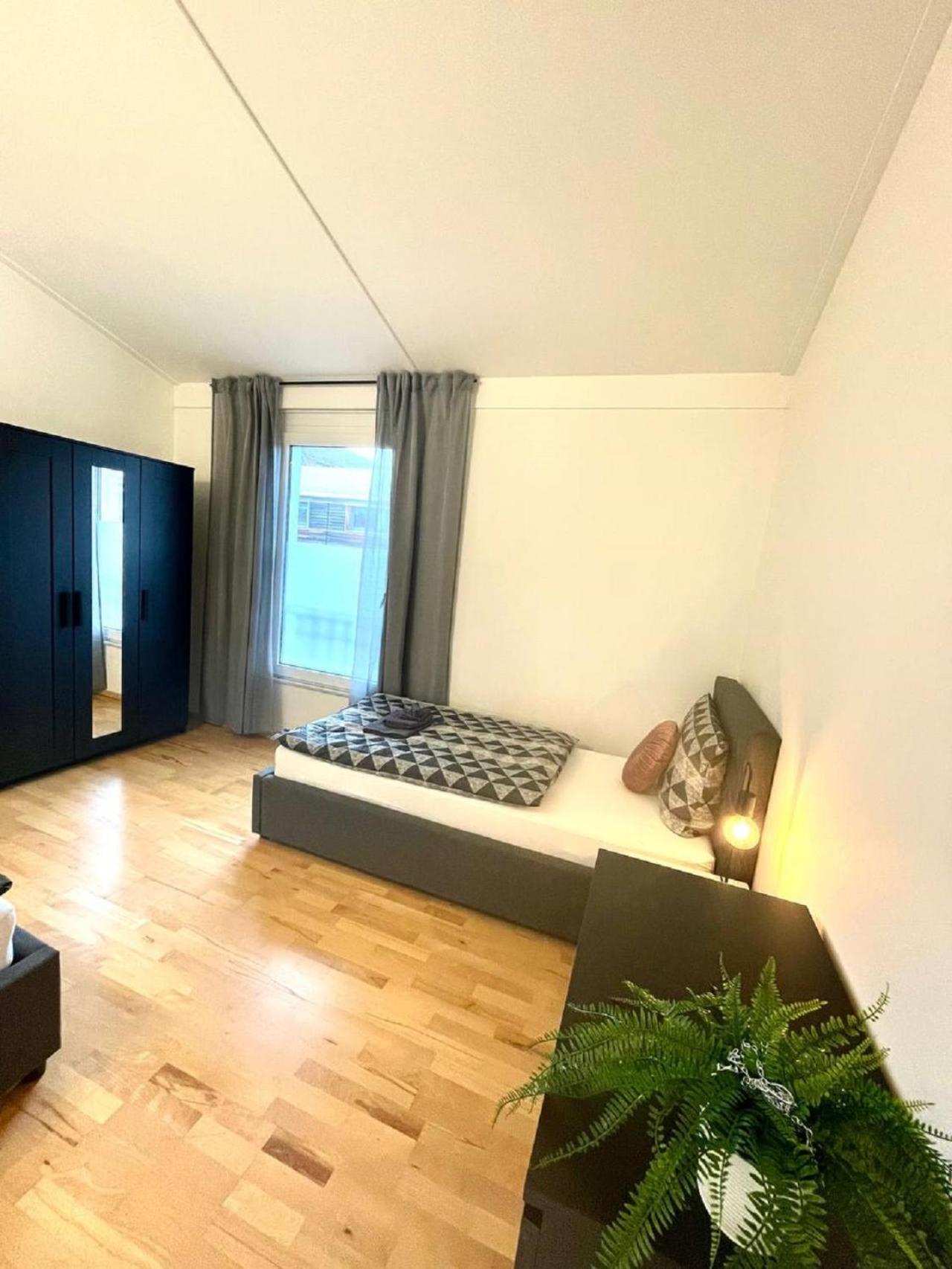 Geraeumiges Ferienhaus In Koblenz Кобленц Экстерьер фото