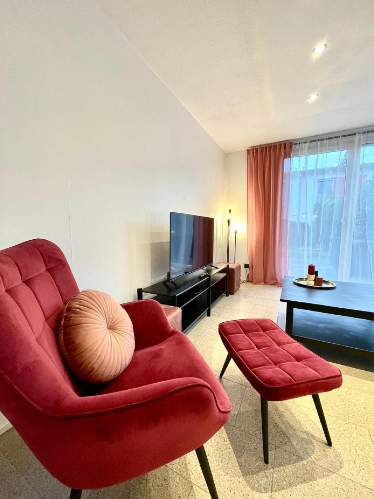 Geraeumiges Ferienhaus In Koblenz Кобленц Экстерьер фото